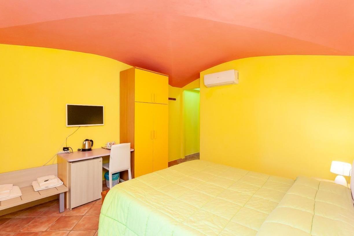 B&B Pettirosso Garden ซาน เตโอโดโร ภายนอก รูปภาพ